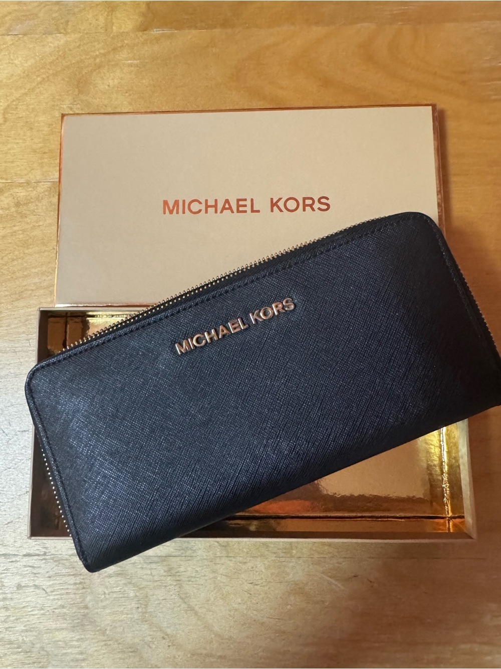 Michael Kors Jet Set Travel Large Continental Zip Around Wallet - Black Saffiano